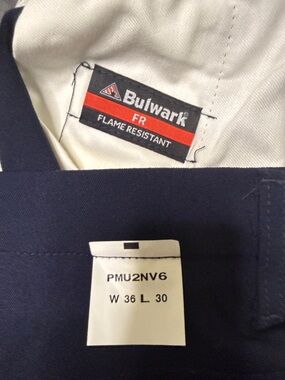 Brand NWT - Bulwark FR Men's Navy Cargo Pants - Flame Resistant